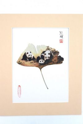 Pintura china en la hoja del árbol - 3 Pandas