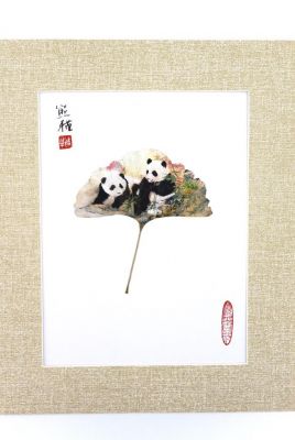 Pintura china en la hoja del árbol - Panda