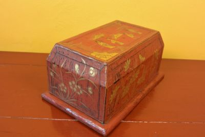 Chinesische Lackkunst Rote Box