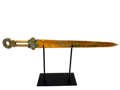 Espada de teatro chino en su soporte de exhibición - Emperador