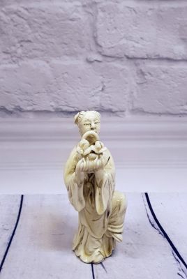 Estatua China Blanca - Porcelana Dehua - Mujer con una cesta