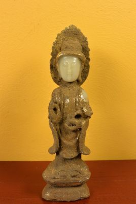 Estatua de jade Buda de pie