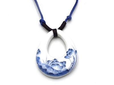 Joyería Cerámica Colección Blanco y Azul - Collar - China - Flores de loto