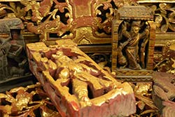 Qing Holzschnitzereien mit Standfuß