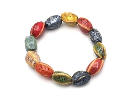 Keramik- / Porzellanschmuck - Kleines Armband - Mehrfarbige gedrehte Perlen
