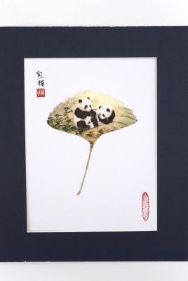 Pintura china en la hoja del árbol - 2 Pandas