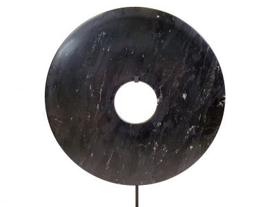 Sehr große Bi-Scheibe aus Jade 35cm schwarz (Farbstoff)