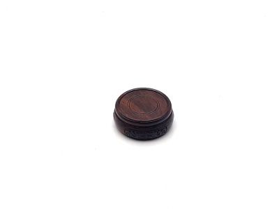 Soporte de madera redondo chino grabado 5cm