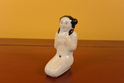 Tabaquera China Erótica Mujer desnuda en Shanghai